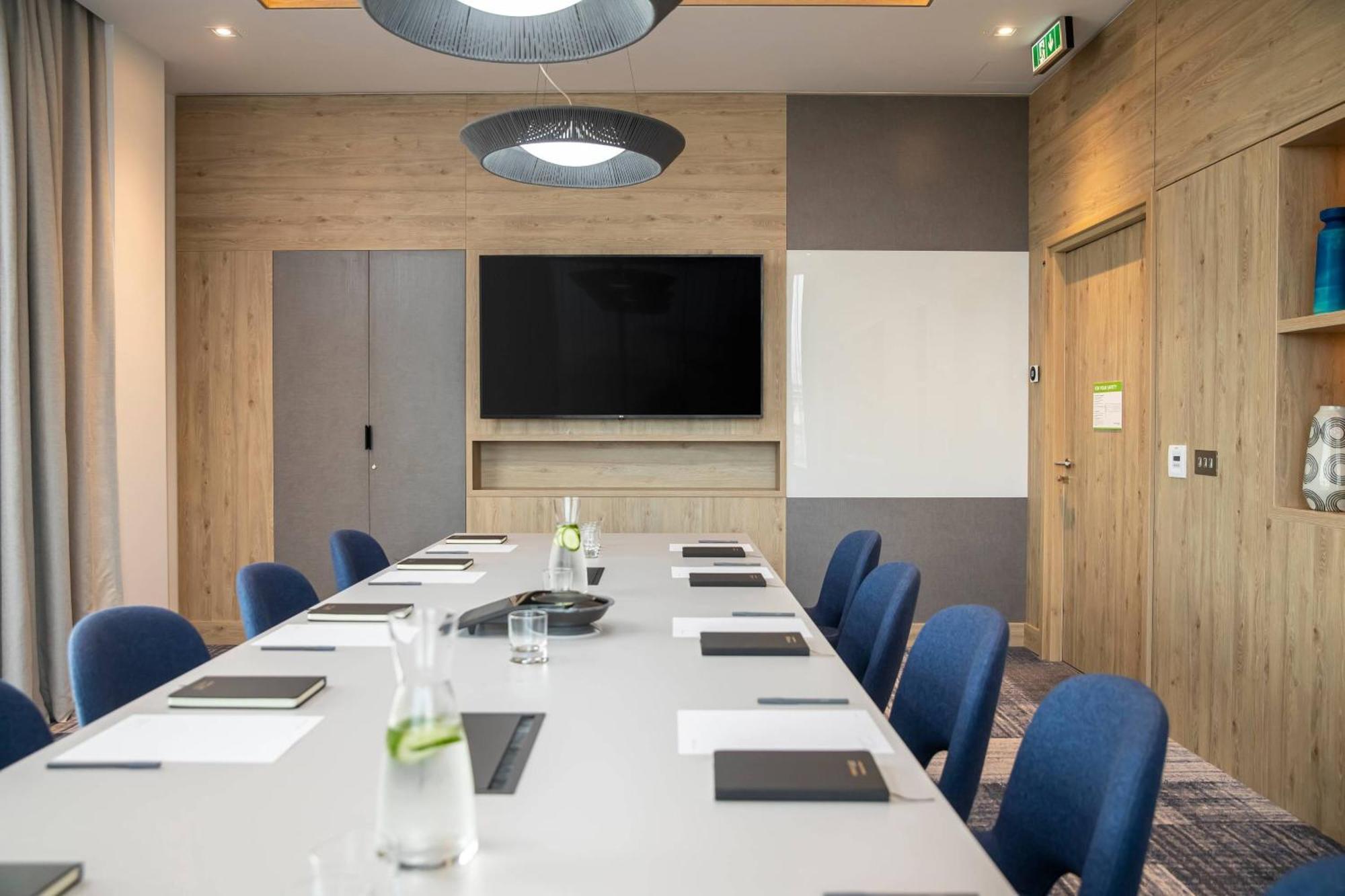Courtyard By Marriott Inverness Airport Buitenkant foto