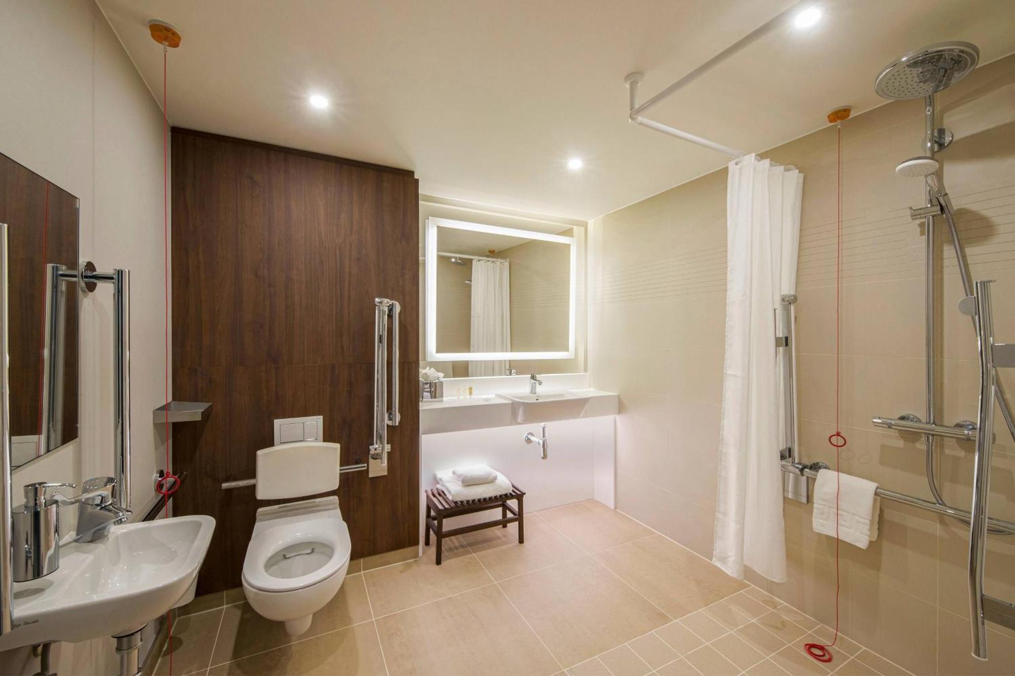 Courtyard By Marriott Inverness Airport Buitenkant foto