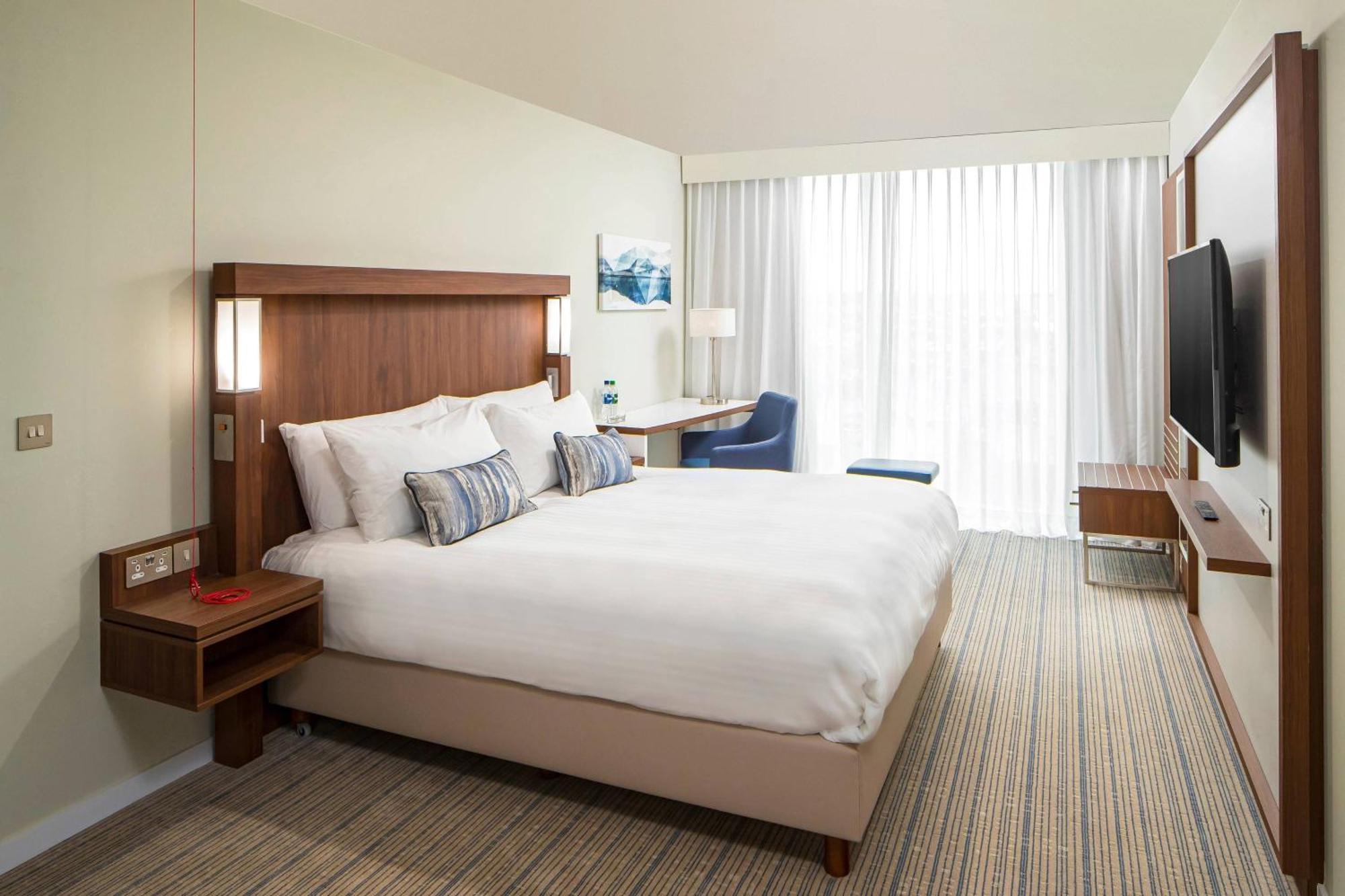 Courtyard By Marriott Inverness Airport Buitenkant foto